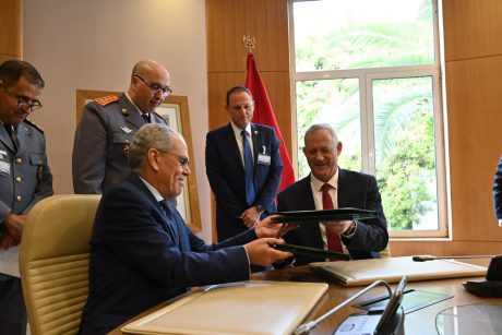 גנץ במרוקו: "אספר לנכדי על הביקור ההיסטורי הזה"