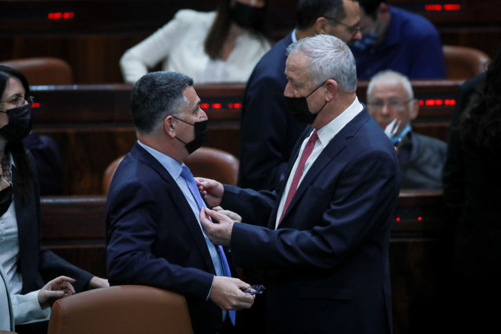 עימות בין סער לגנץ: זו הסיבה שאתה לא רוה"מ