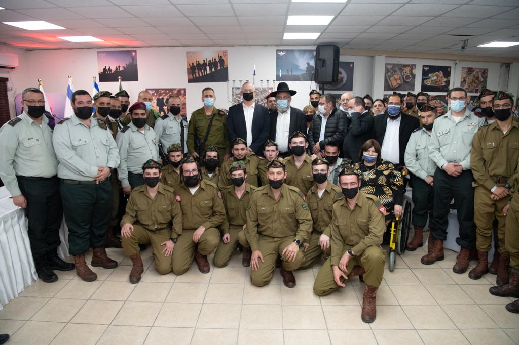 גנץ בהדלקת נרות עם נצח יהודה: "מלאי הערכה"