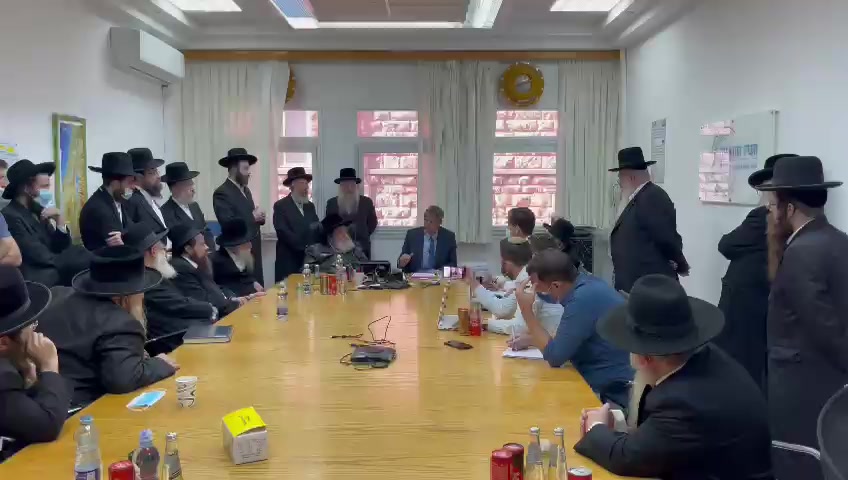 הנדל אדמו"רים עגלה מלאה
