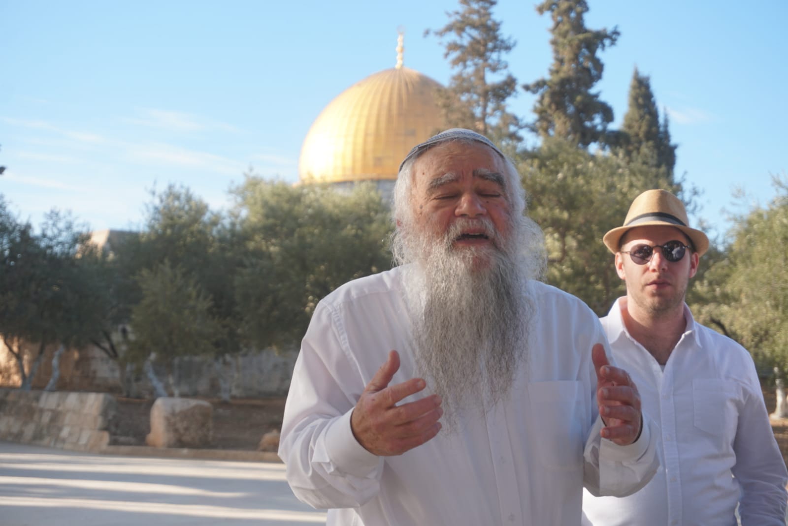 צפו: ראשי ישיבת הר עציון בהר הבית בחנוכה