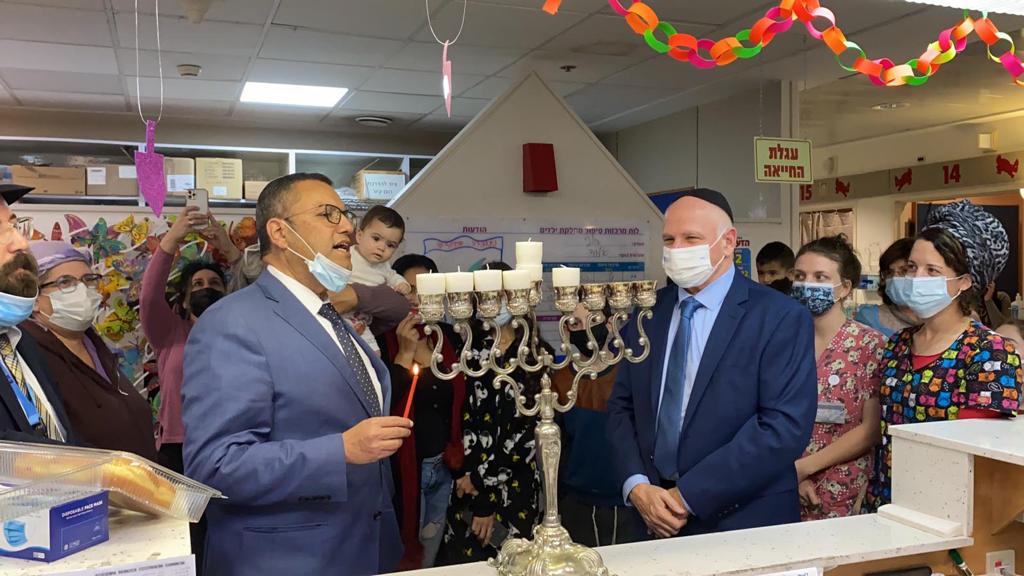 טקס הדלקת נרות מרגש במחלקת הילדים בהדסה