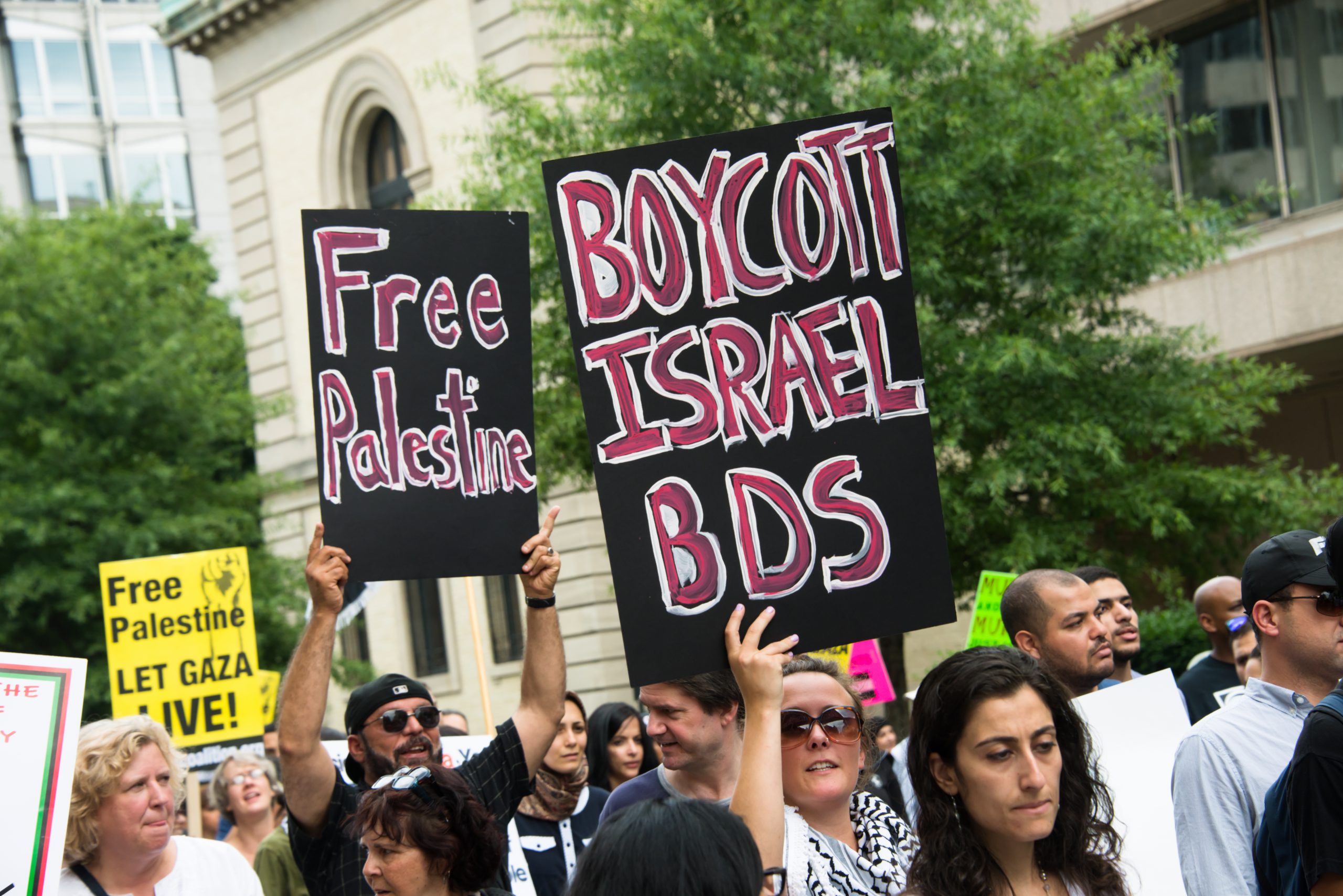 קנדה: עימות עם ה-BDS על הכשרות של האוכל