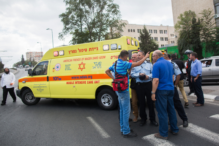 אירוע ירי בלוד: גבר כבן 60 במצב קשה עם חבלת ראש