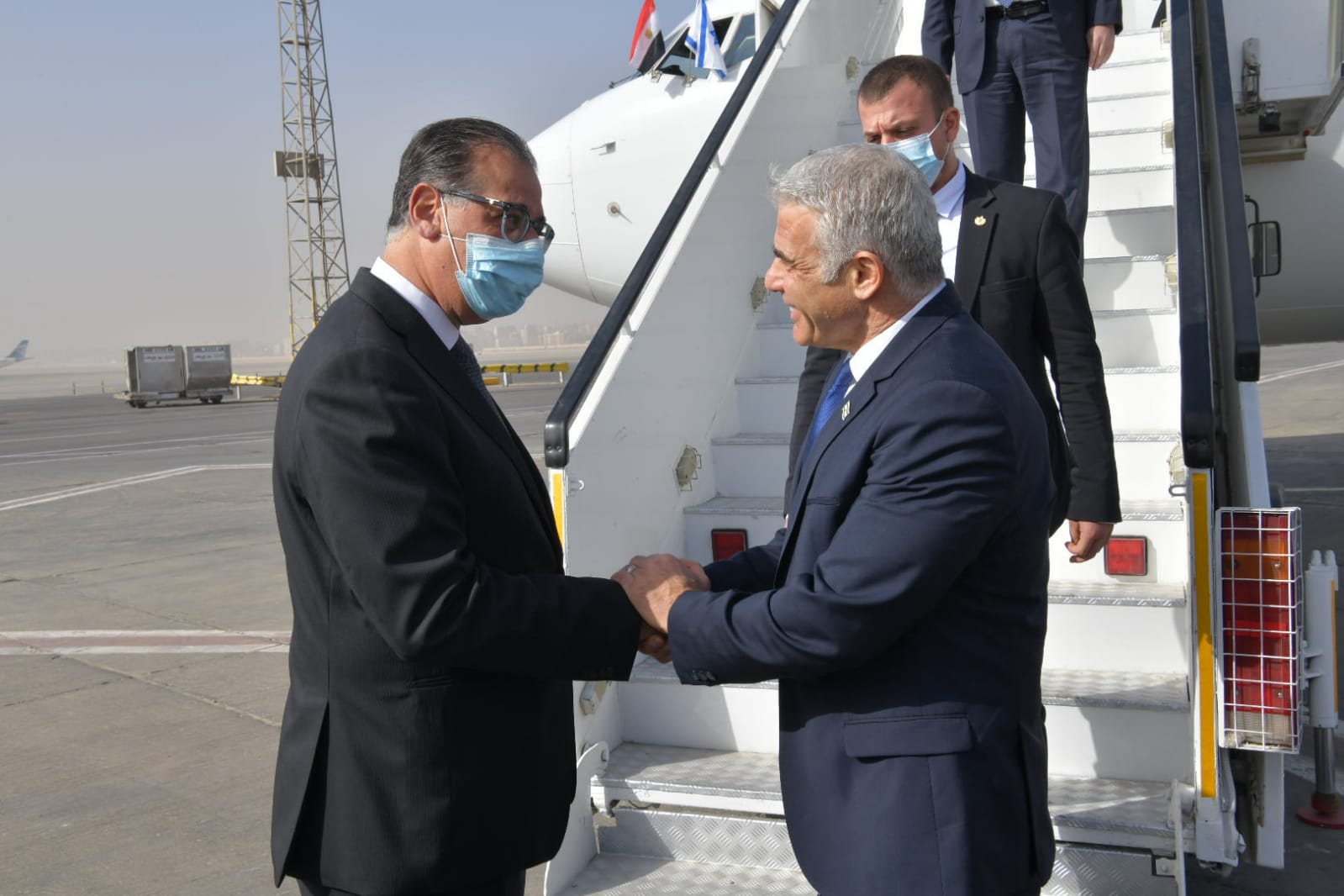 לראשונה: לפיד הגיע למצרים ונפגש עם א-סיסי