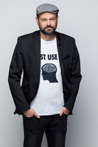 לוסי איוב מגיעה לתוכנית "המרדף"