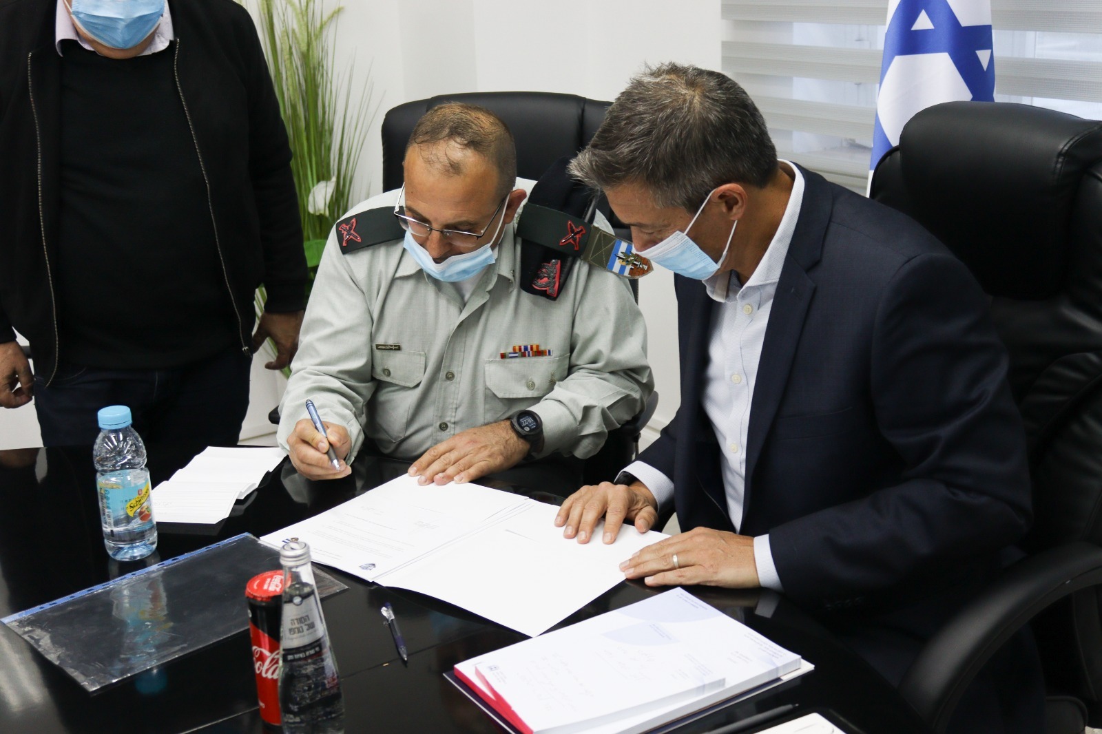 השר הנדל: 'מייצרים ריבונות במעשים מול גל הטרור'