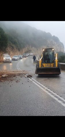 נזקי הסופה כרמל: כביש התמוטט בסמוך לאתר בנייה