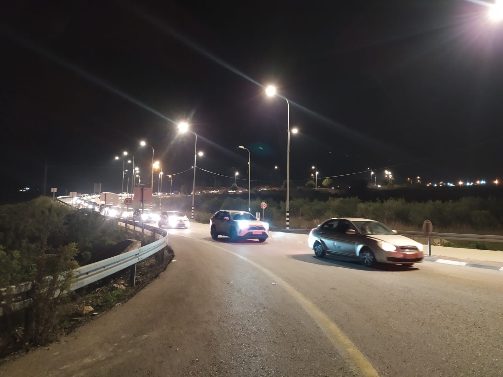 שטח צבאי סגור בחומש: מאות עושים דרכם ברגל