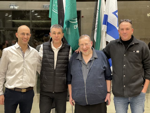 מימין לשמאל: רז פרל, עודי בהט, קלי כהן, אלדד וייל