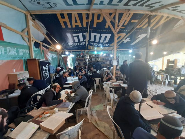 תלמידי ישיבות מכל הארץ עולים לחזק