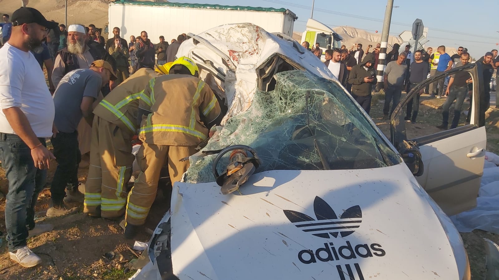 7 הרוגים ו-2 פצועים אנוש בתאונה בין רכב למיניבוס