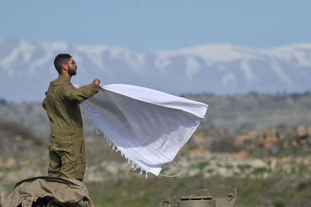 אימון צנחנים, אילוסטרציה, למצולמים אין קשר לנאמר בכתבה