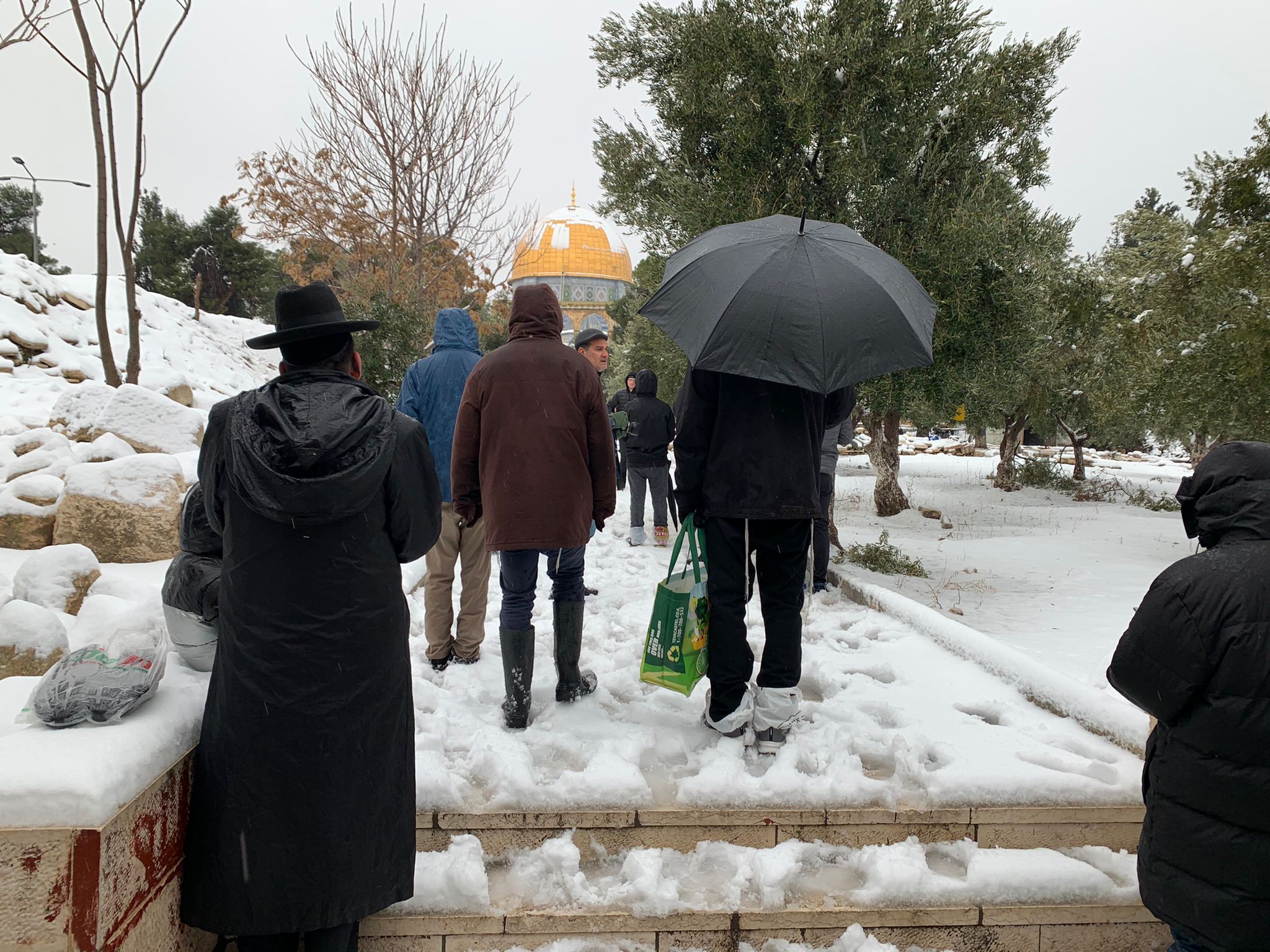 גם בשלג: תפילת שחרית וברכת כהנים בהר הבית