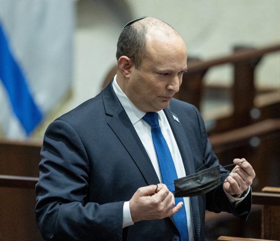 בצל המשבר הפוליטי: בנט מכנס את ראשי הקואליציה