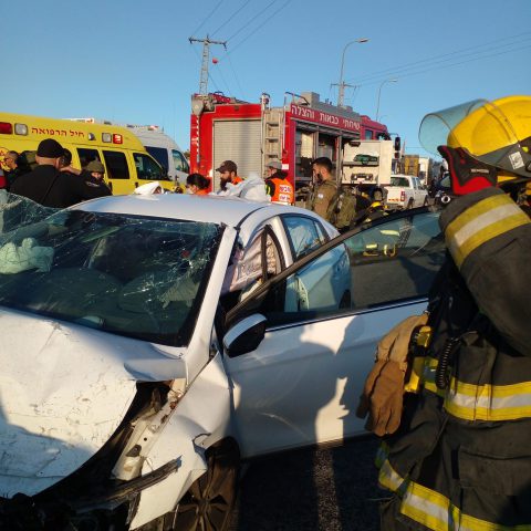 תאונה קשה בגוש עציון: 8 פצועים ולכודה שחולצה