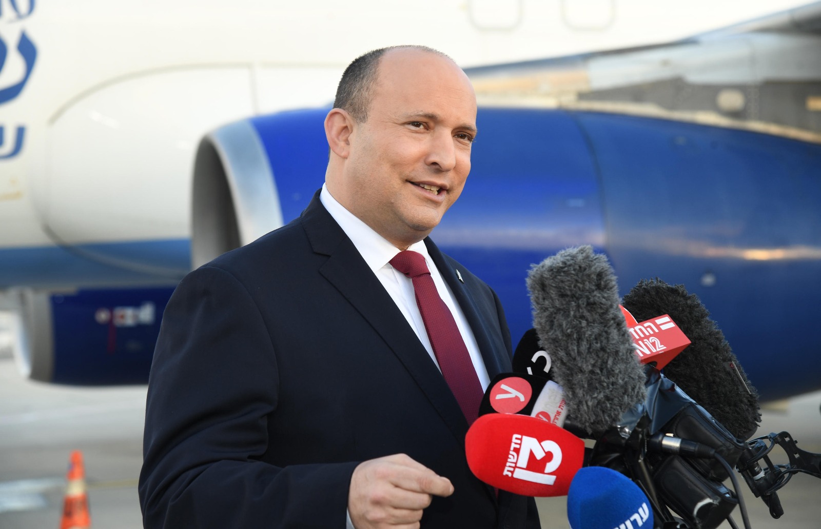 בנט יוצא לבחריין