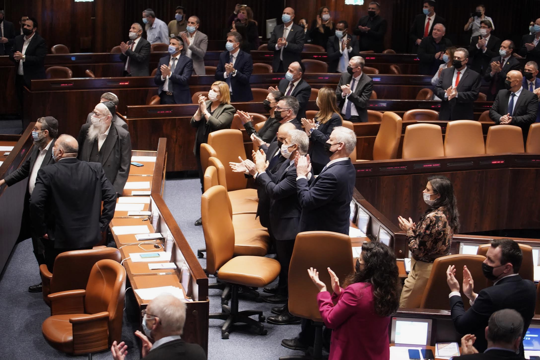 מרגש: מחיאות כפיים לילדי עוטף עזה במליאה | צפו
