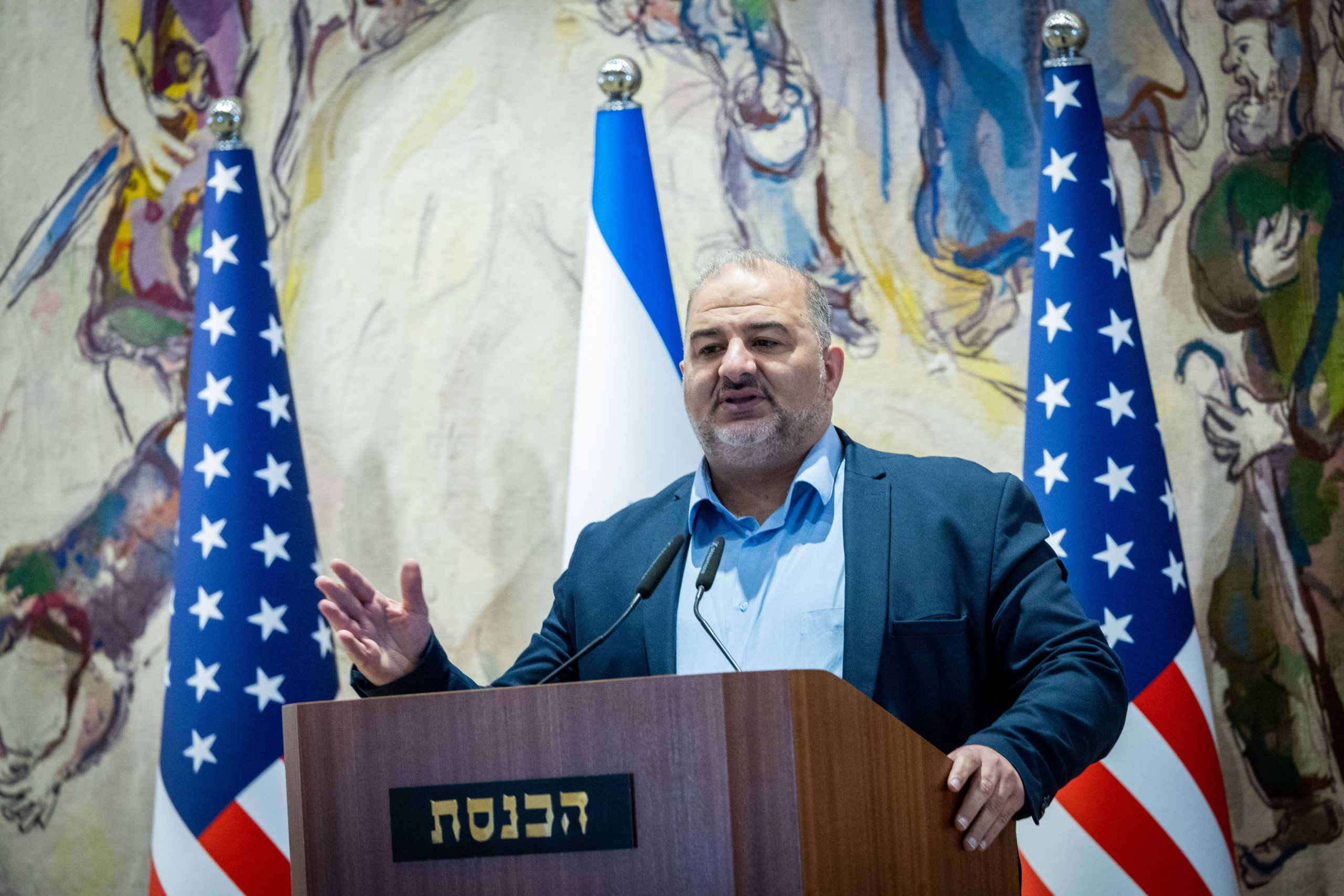 מנסור עבאס על המחבלת: ילדה בת 15 מה היא מבינה?