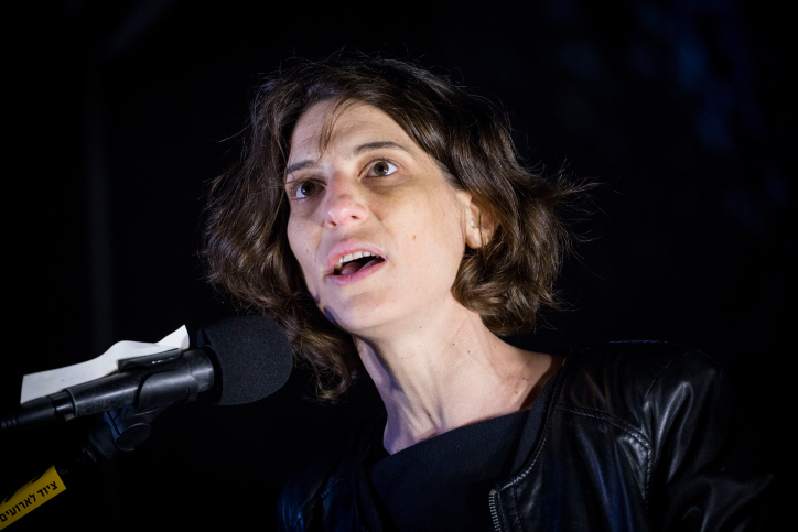 שוברת שתיקה: הספר של יולי נובק הוא אגרוף בבטן