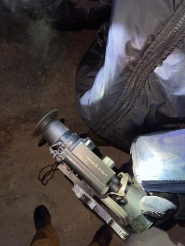 שב"חים נתפסו על חם גונבים ציוד צבאי