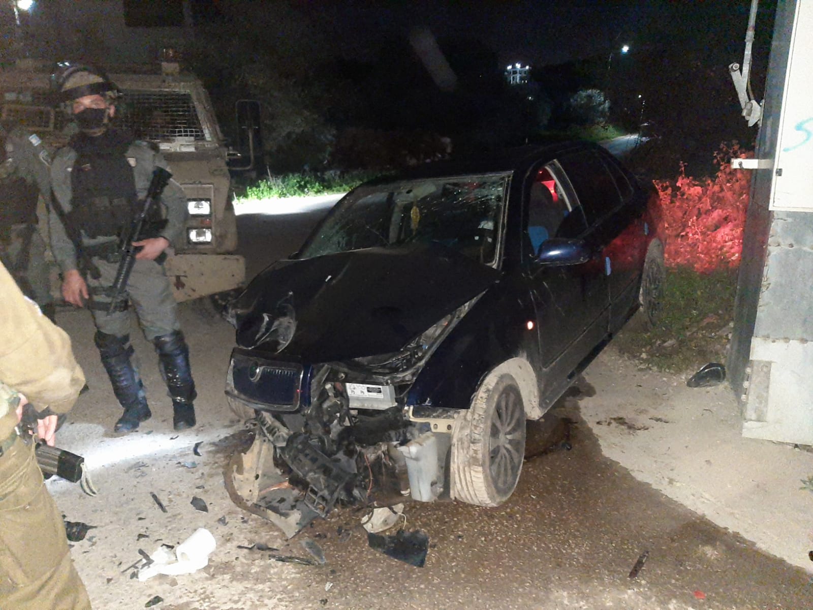 מחבל ניסה לבצע פיגוע: שני לוחמי מג"ב נפצעו קל