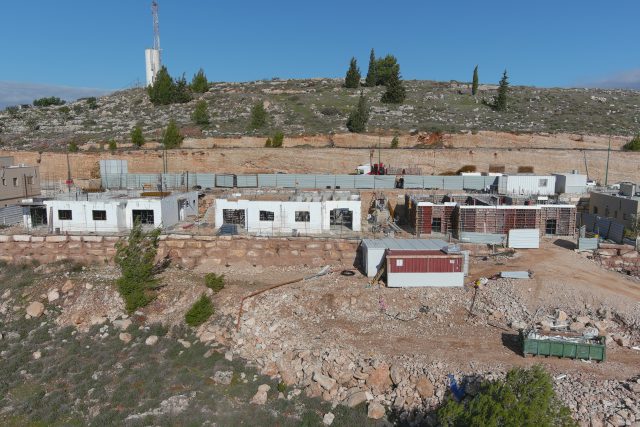 כשהטבע נפגש עם וילה במרכז של קהילה