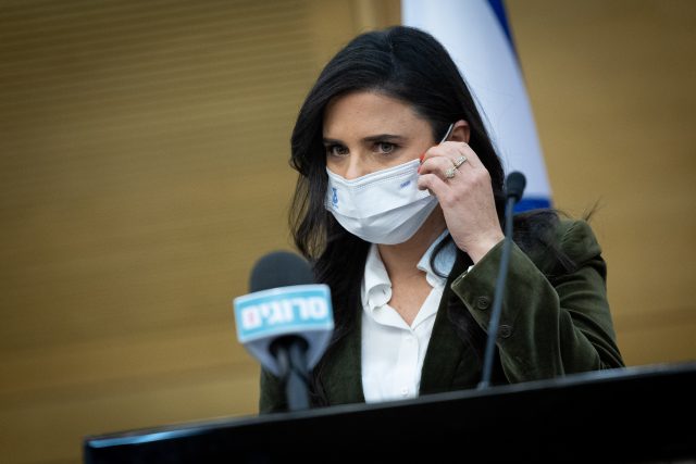 "איילת שקד מתכננת להפיל את הממשלה"