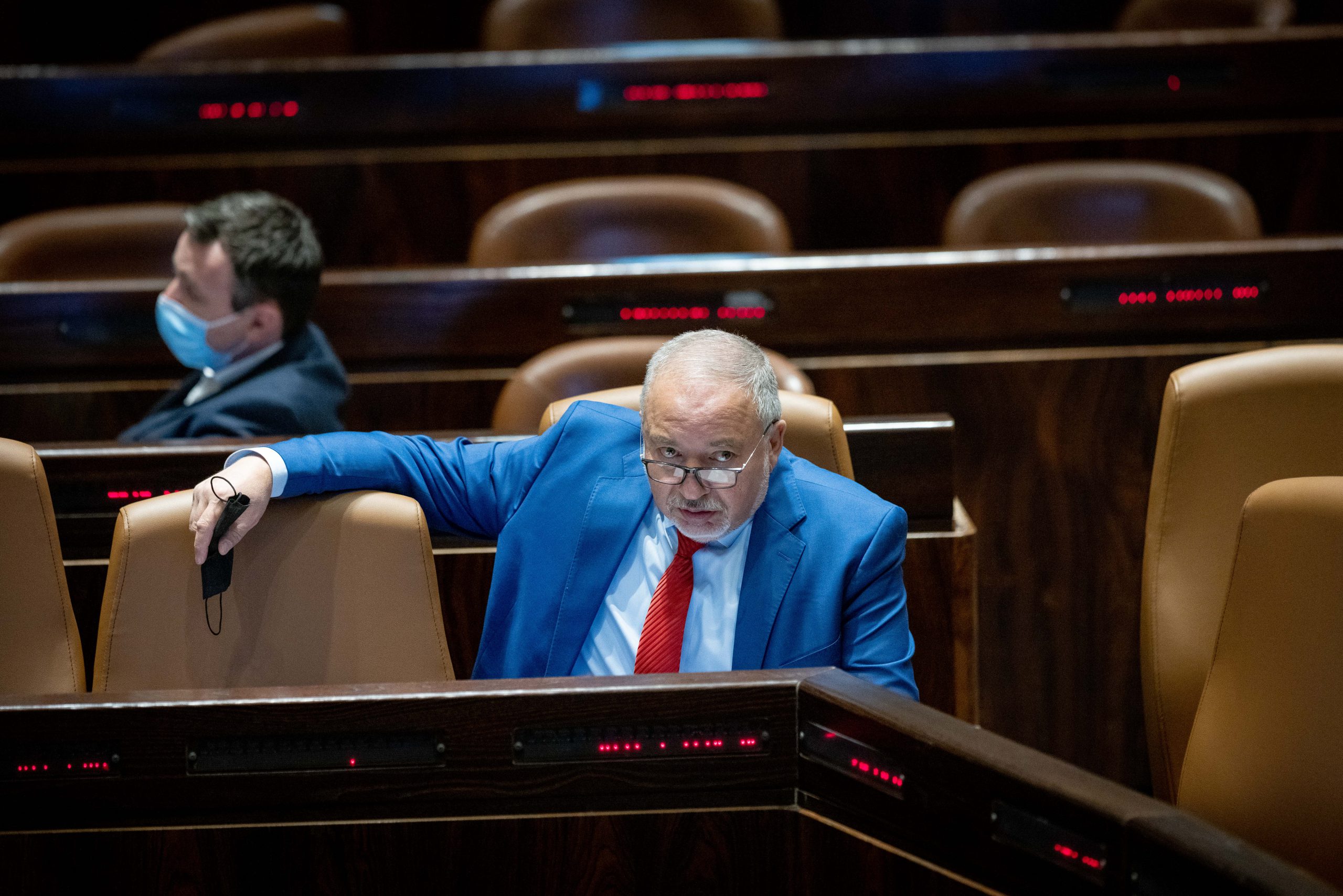 ליברמן על בוצ'ה: "צריכים לשמור על האינטרס שלנו"