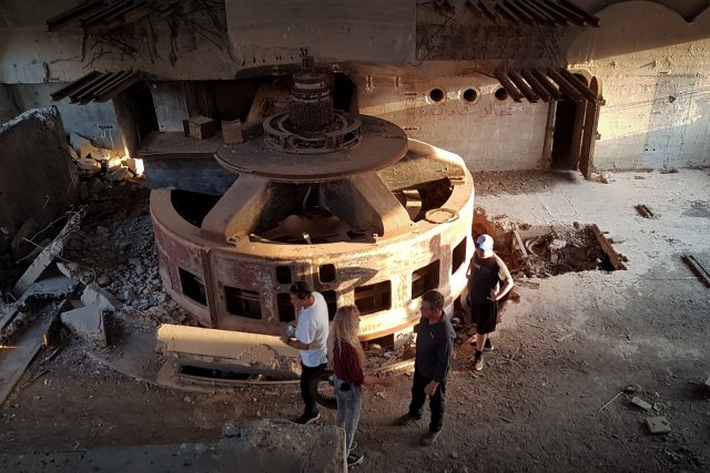 שאריות הטורבינה בתחנת הכוח בנהריים (באסל עווידאת/פלאש90)