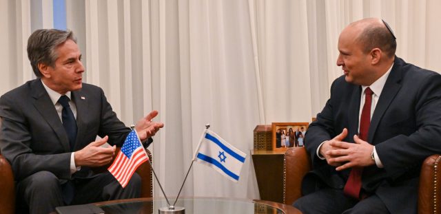 שכח מאיפה הגיע? בנט כינה את יו"ש "הגדה המערבית"
