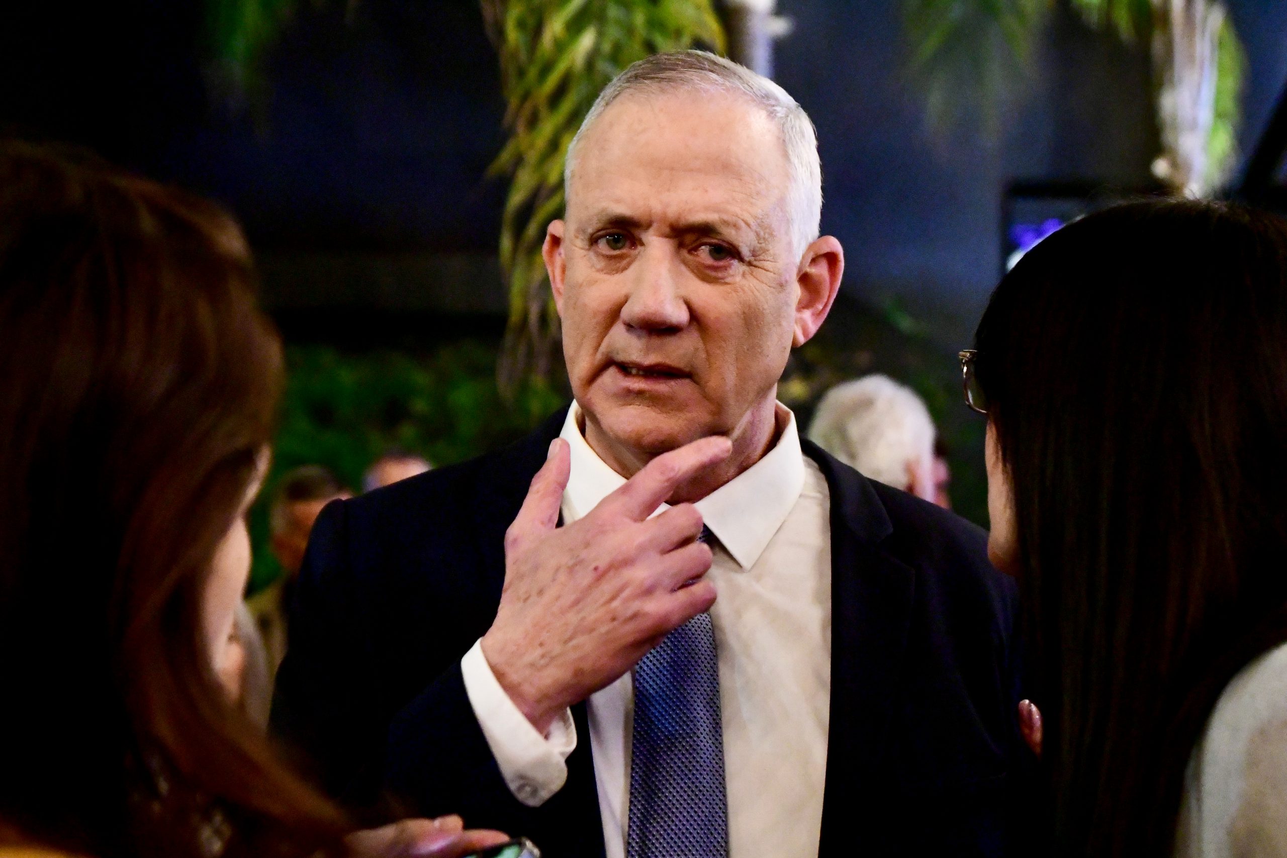 אולי אתם תבינו: התגובה הלא ברורה של גנץ לפיגוע בחדרה