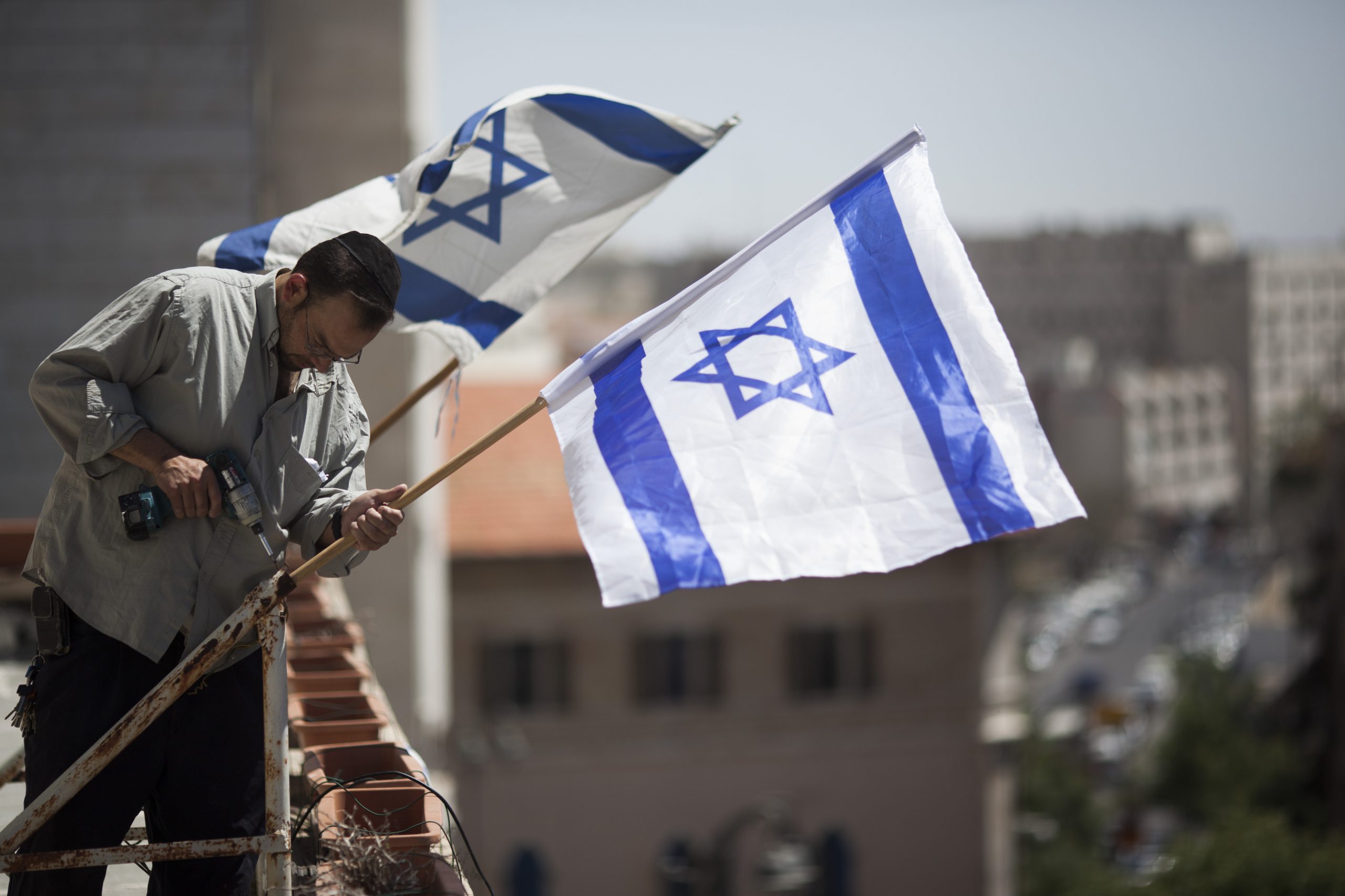 בוטל האיסור על תליית דגלי ישראל במעונות בבר אילן