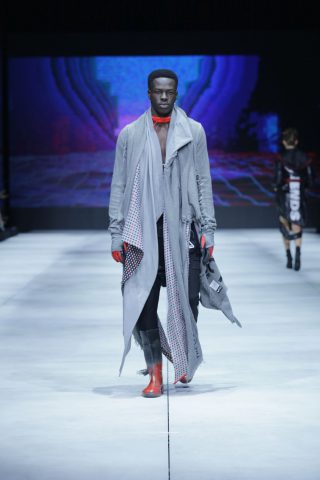 המעצב שחזר בתשובה מציג בפעם הראשונה בשבוע האופנה