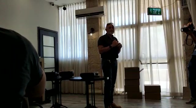דוד אלחייני בני גנץ רוצה למצב את עצמו מול האמריקאים