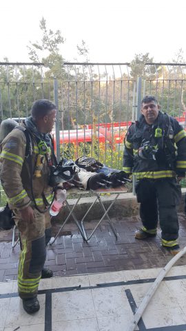 שריפה בבית הכנסת: לוחמי האש חילצו את ספרי התורה