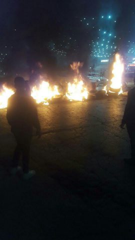 תושבי ג'נין חוסמים את הכניסה למחנה הפליטים