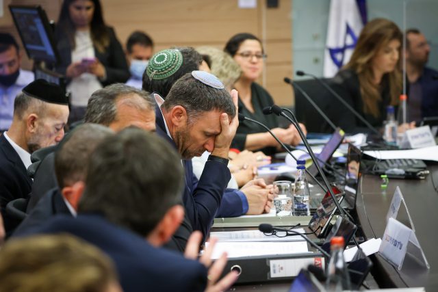 שיקלי טוען: "מתבצע פה זיהום של ההליך הדמוקרטי"