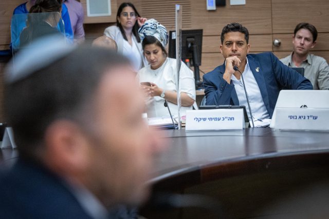 שיקלי בדיון בוועדת הכנסת, אפריל 2022