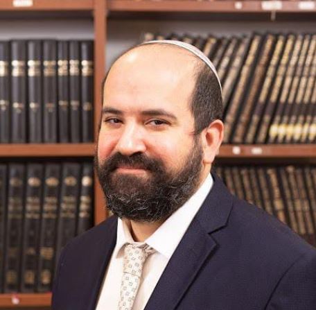 מגוחך להכין עוגה לחג אך לא להקפיד על כשרות