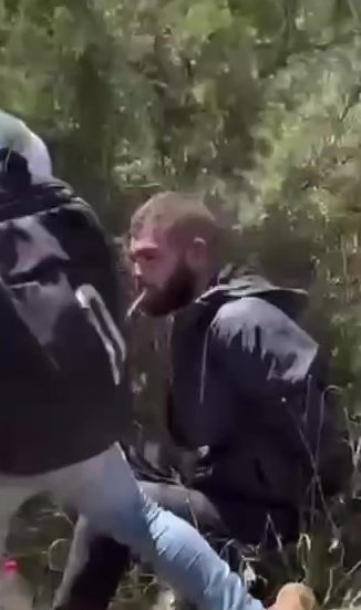 מקומם: המחבל קיבל סיגריה בתום המצוד | צפו: