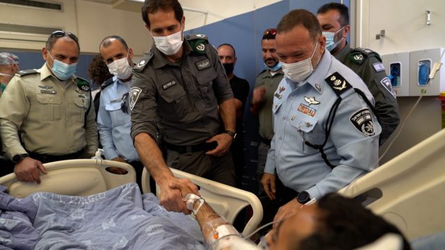 המפכ"ל ללוחם: "הגבת בדיוק כפי שאנו מצפים"