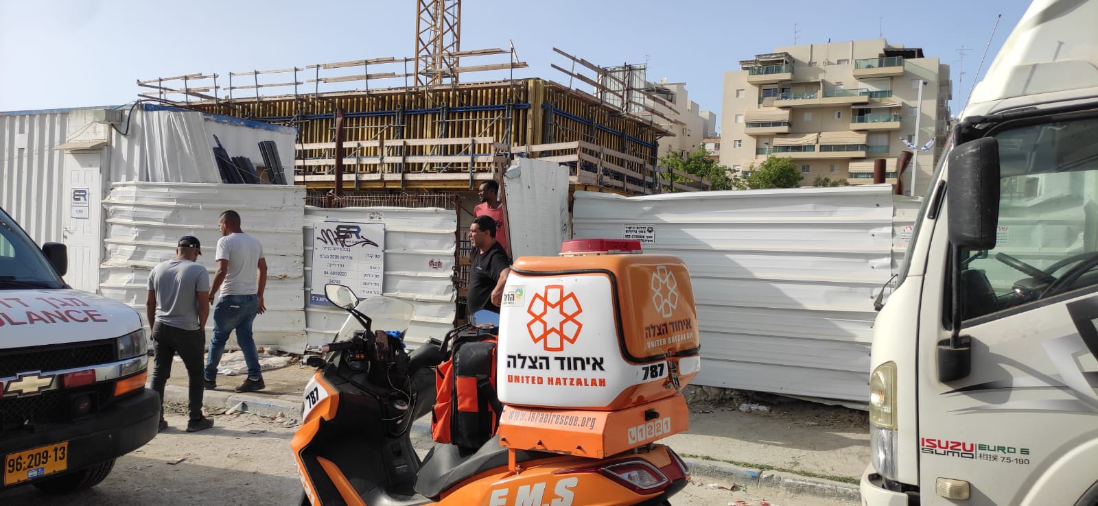 שיפוד ננעץ בראשו של פועל בבת ים – מצבו קשה
