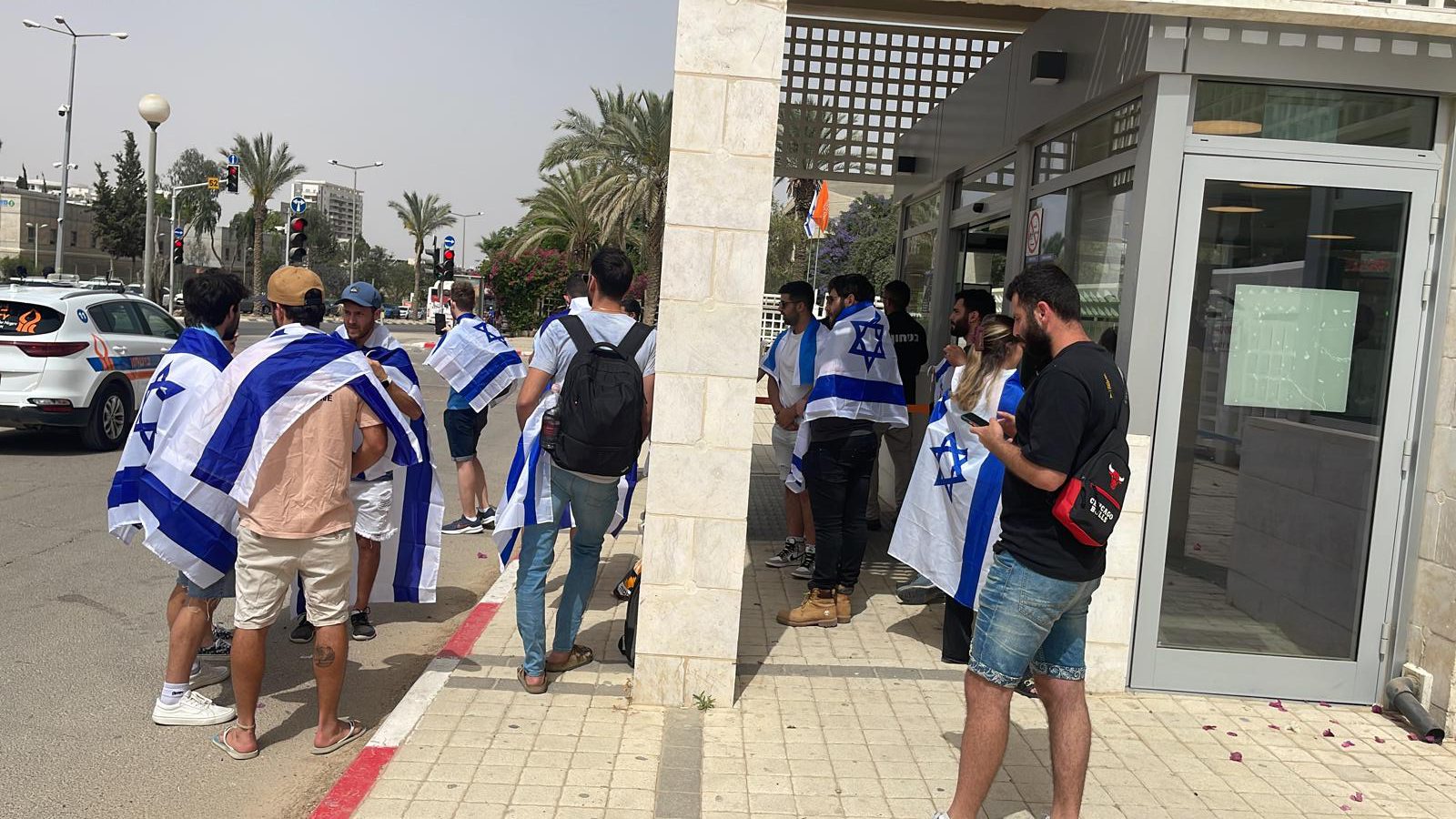 אונ' בן גוריון: דגל פלסטין – כן, דגל ישראל – לא