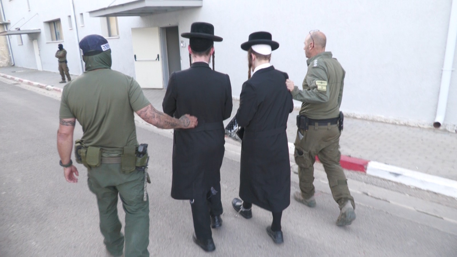 עם פטישים וסכינים: נעצרו חשודים בחבלה במירון