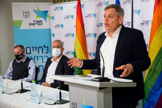 שר הבריאות הורוביץ עם בכירי משרד הבריאות (אבשלו ששוני)