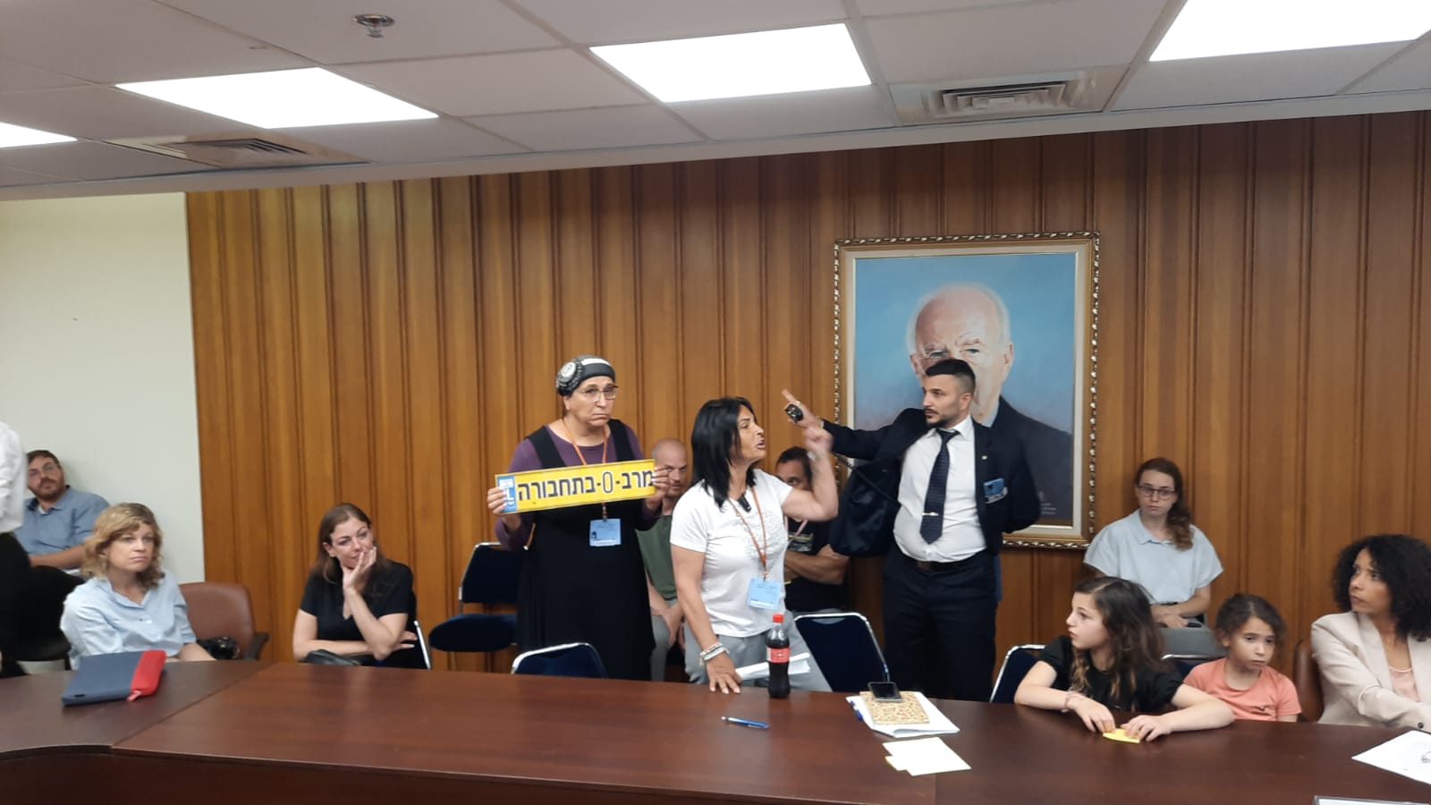 נהגות האוטובוס התפרצו על מיכאלי: "צאי מהטיק טוק"