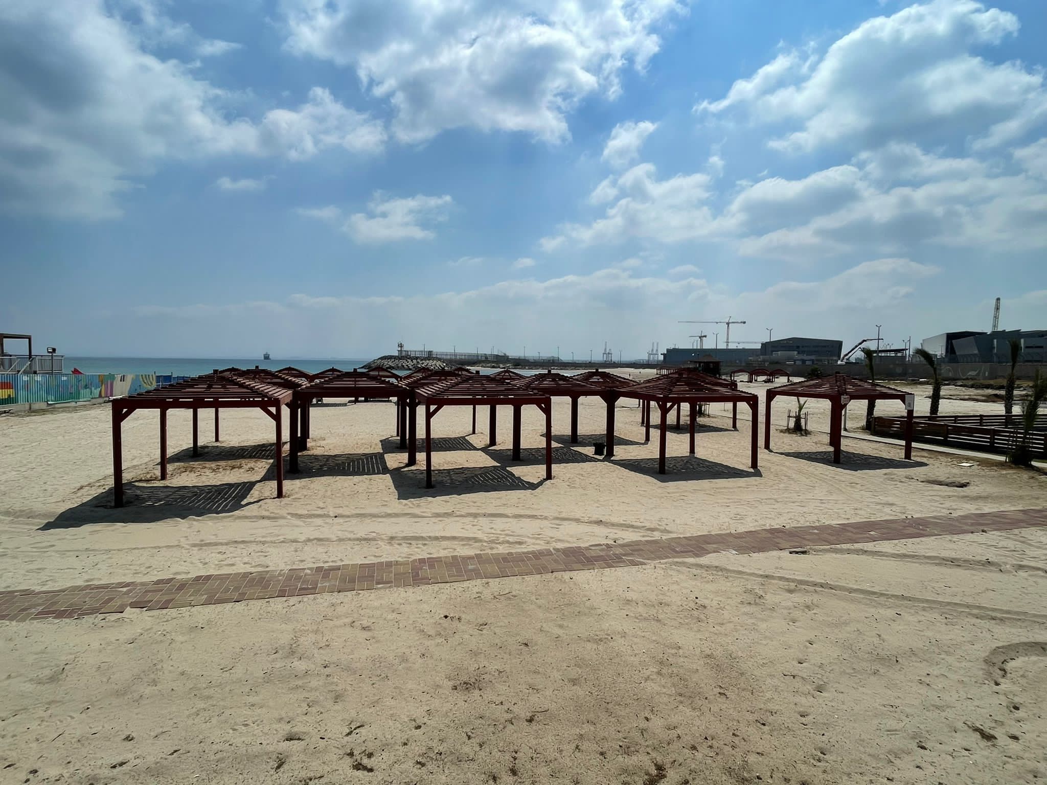 לאחר יומיים: הוסרה אזהרת הרחצה בחוף הנפרד בחיפה