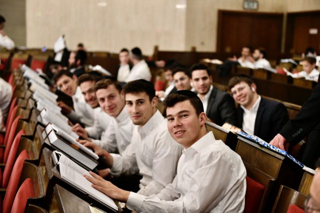 כולה שלהם: מאות לומדים סיימו את התורה בירושלים