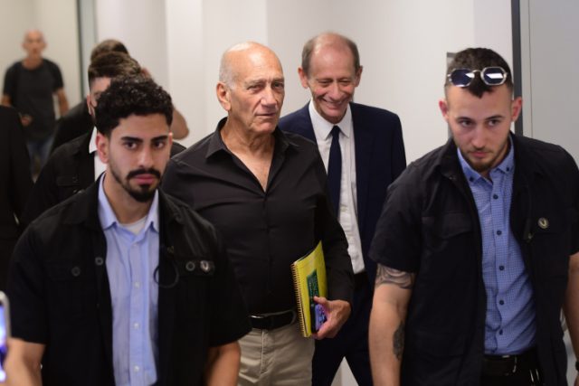 אולמרט מגיע לבית המשפט